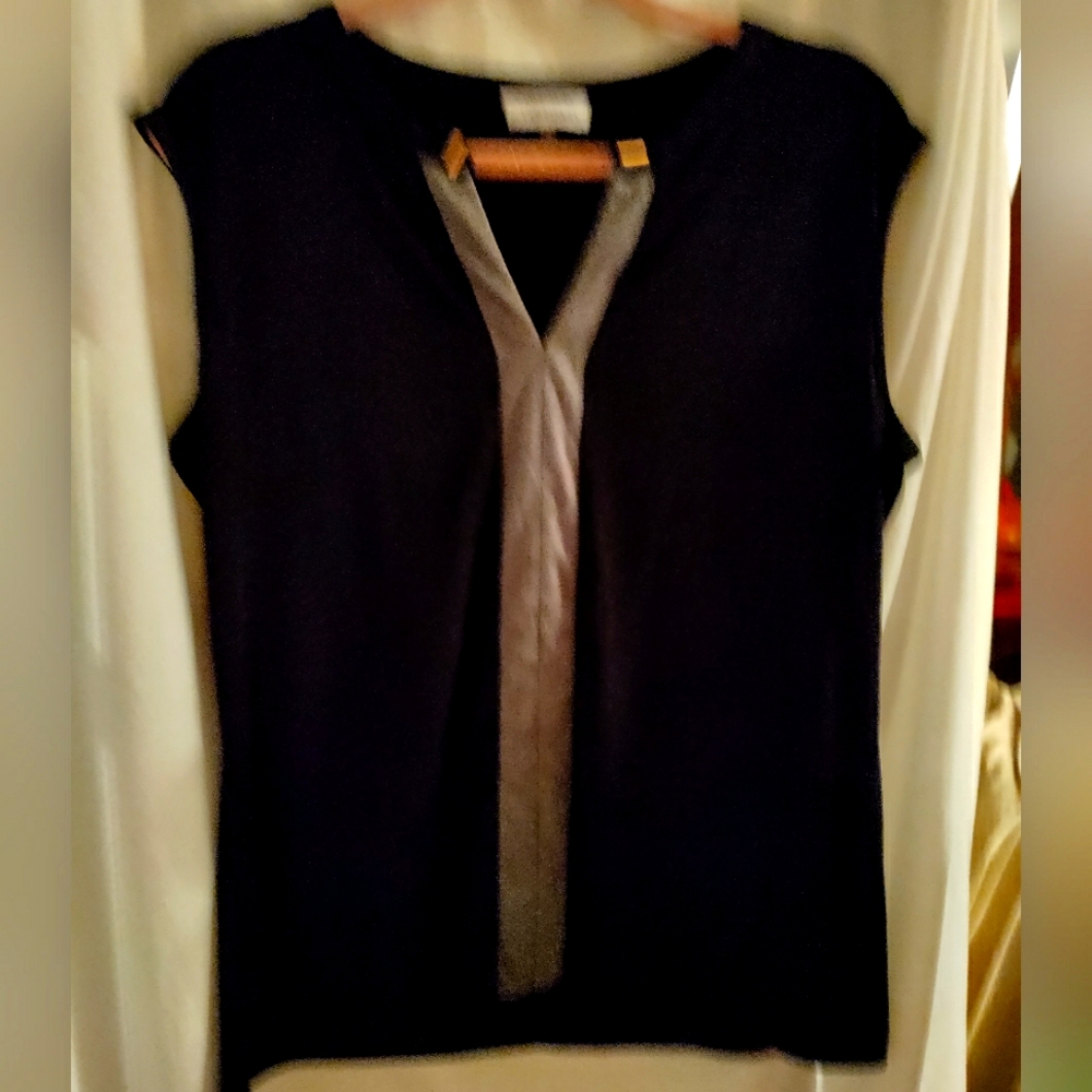 Calvin Klein Black Sleeveless, Gray Accent,Chain Closure, Size L, Pre-Owned .